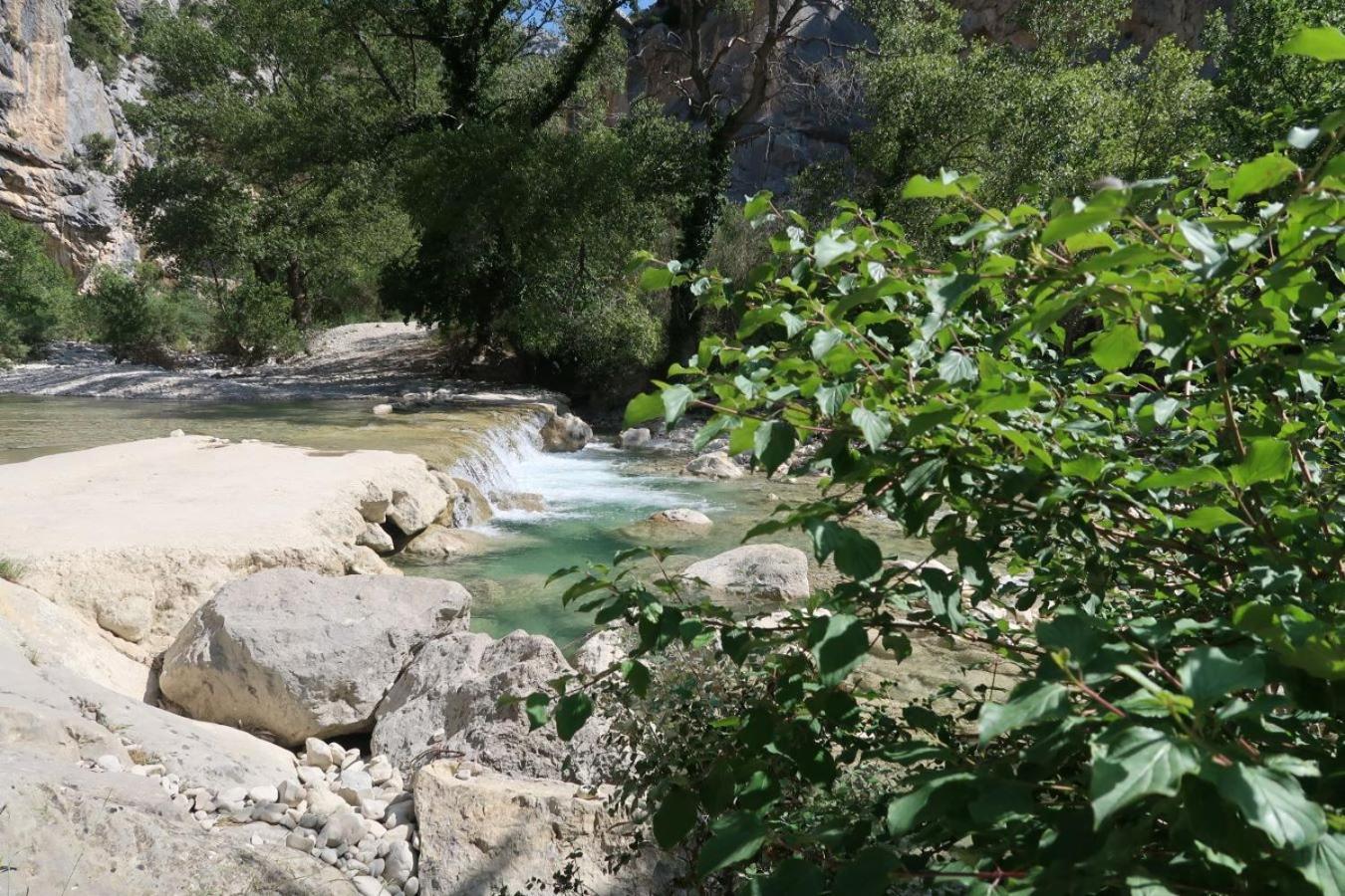 La Terrasse D'Olea, Au Coeur Du Village Buis-les-Baronnies Luaran gambar